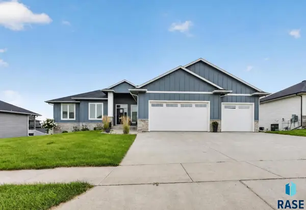 7428 E Twin Pines Ct, Sioux Falls, SD 57110