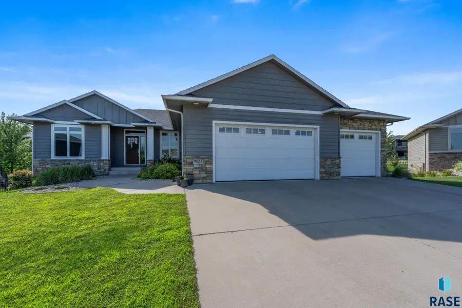 7905 S Sunny Oak Cir, Sioux Falls, SD 57108 - #2
