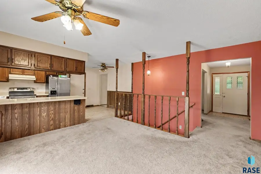 4104 S Birchwood Ave, Sioux Falls, SD 57103 - #2