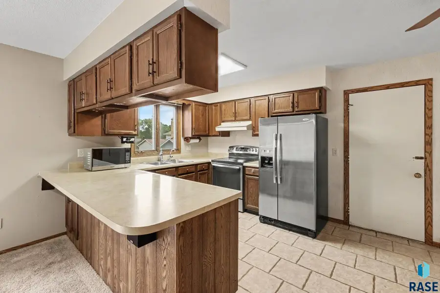 4104 S Birchwood Ave, Sioux Falls, SD 57103 - #3