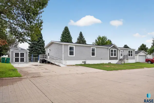 800 N Scotland Pl, Sioux Falls, SD 57107