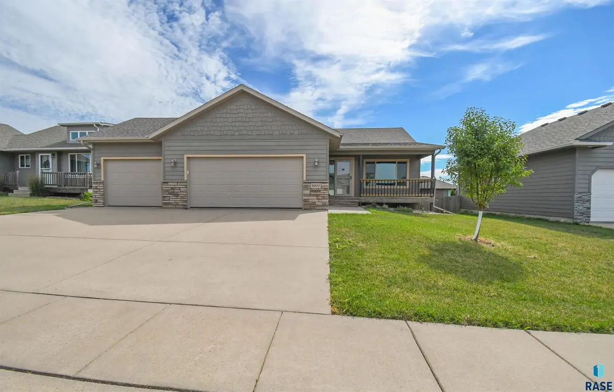 3900 S Homerun Ave, Sioux Falls, SD 57110 - #1
