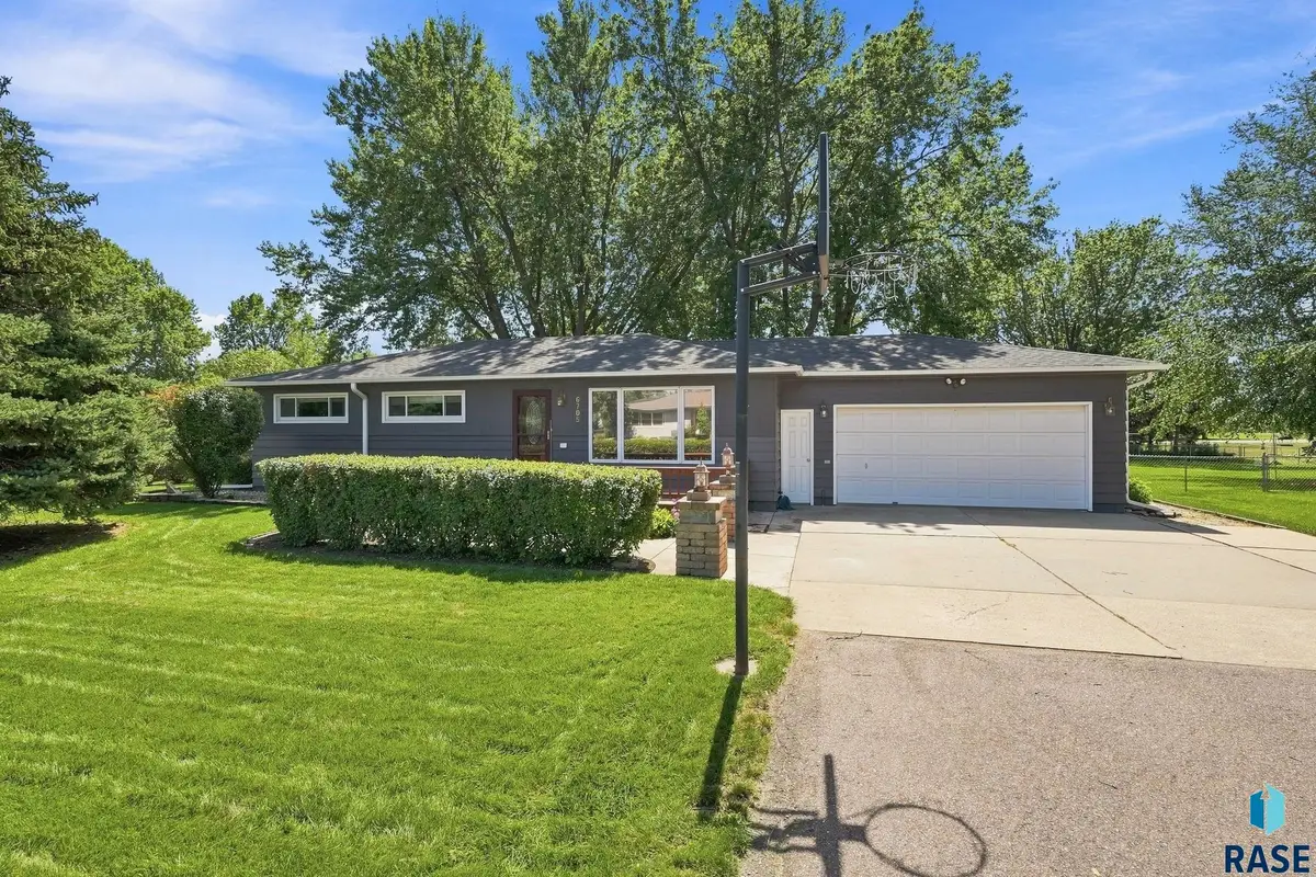 6705 W 10th St, Sioux Falls, SD 57107 - #1