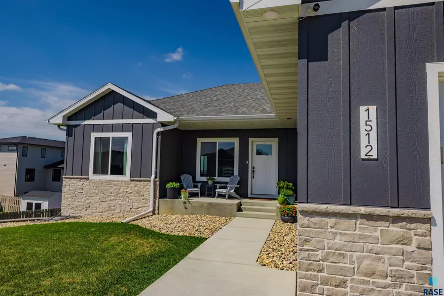 1512 W River Bend St, Brandon, SD 57005 - #2
