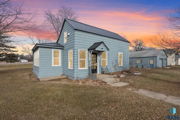 106 E 5th St, Egan, SD 57024