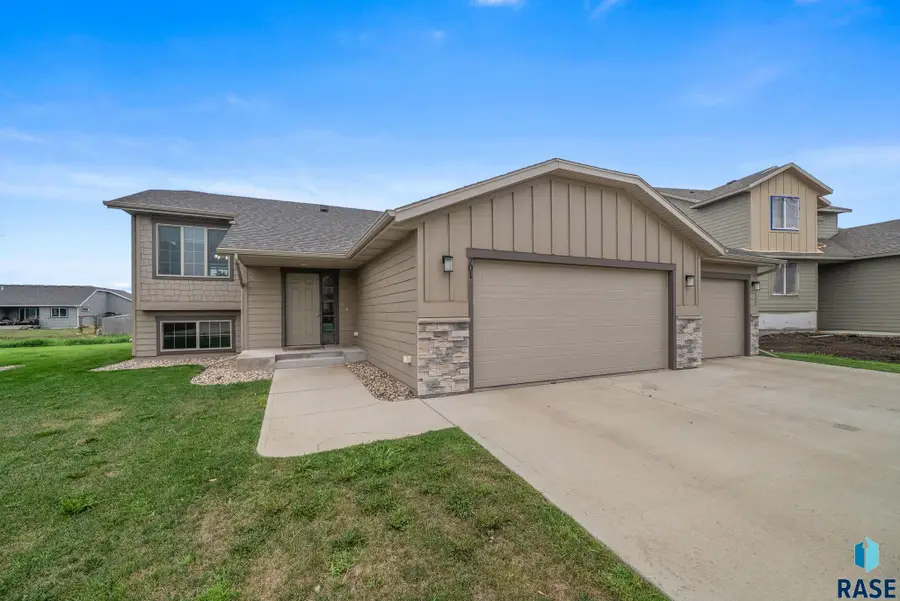 701 Creekside Trl, Harrisburg, SD 57032 - #3