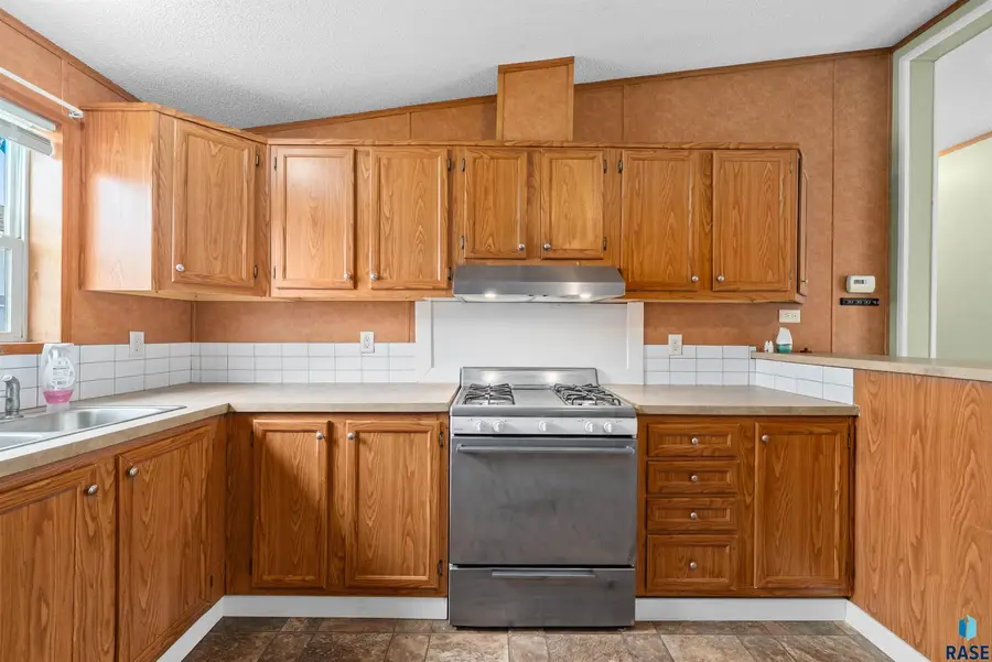 6004 S Belfair Pl, Sioux Falls, SD 57106 - #2