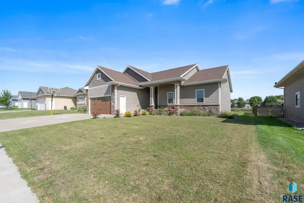 2700 E Palmer St, Brandon, SD 57005