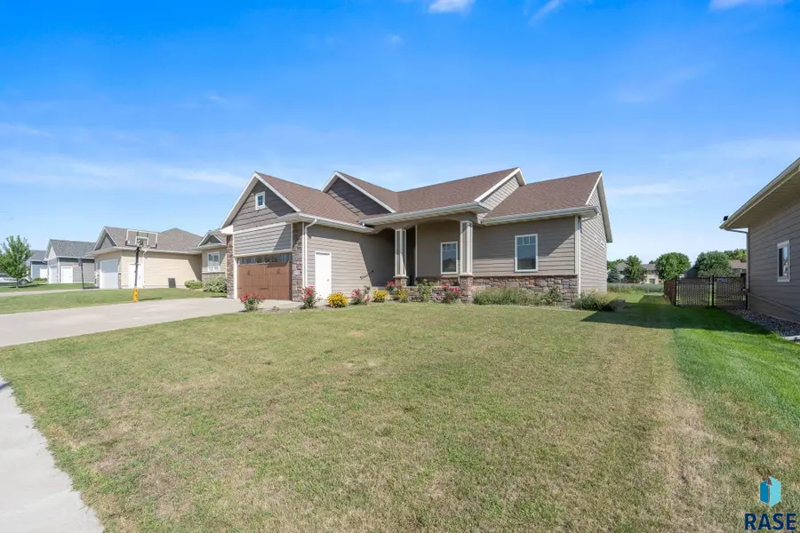 2700 E Palmer St, Brandon, SD 57005 - #2