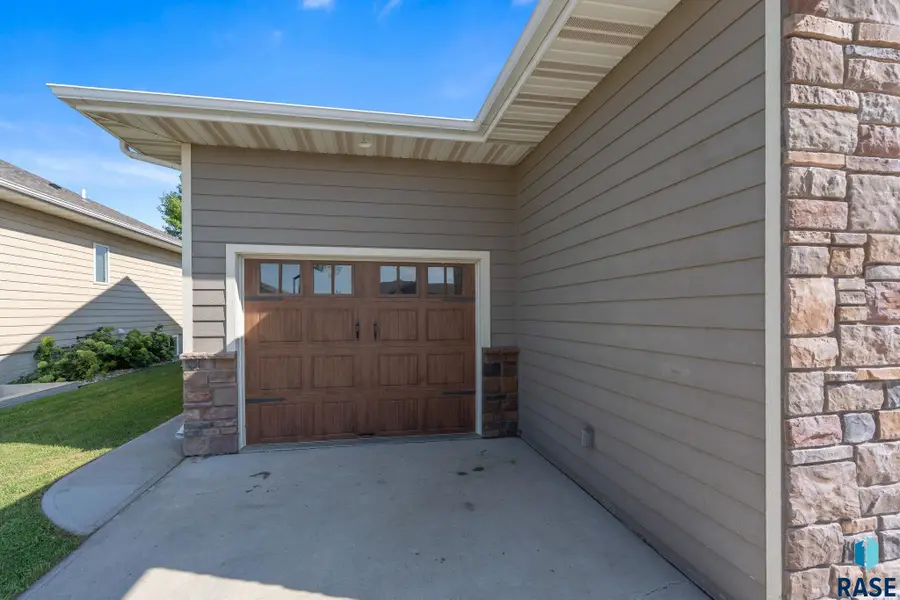 2700 E Palmer St, Brandon, SD 57005 - #3