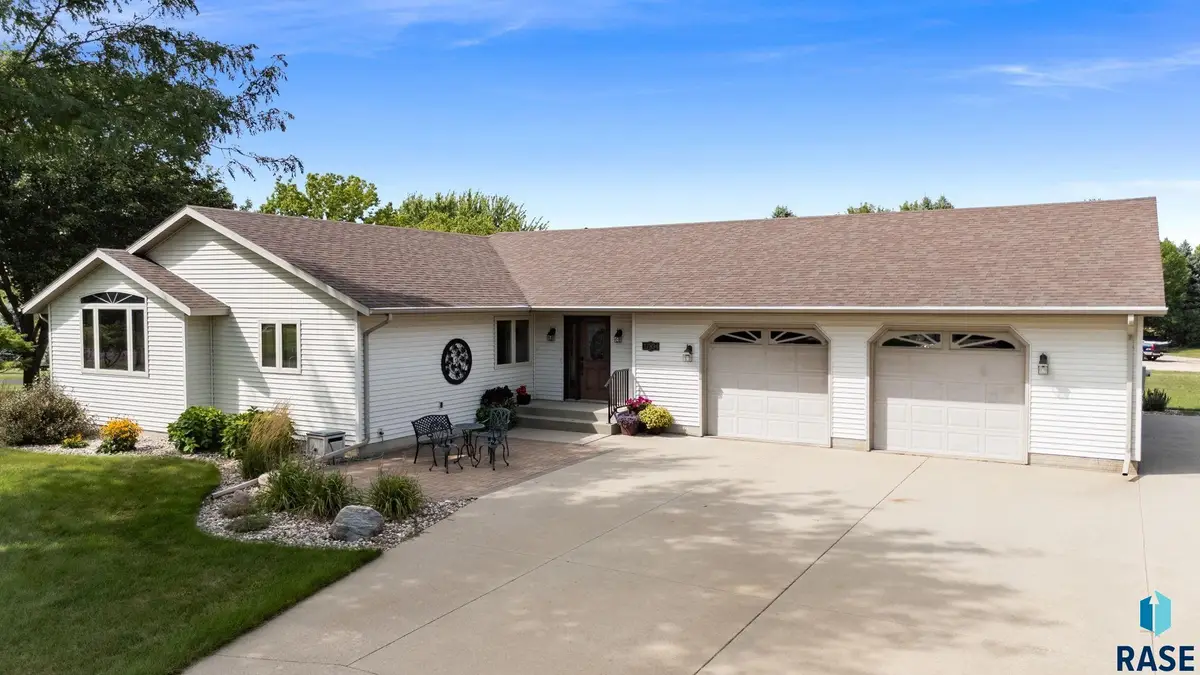 47894 Drew St, Harrisburg, SD 57032 - #1