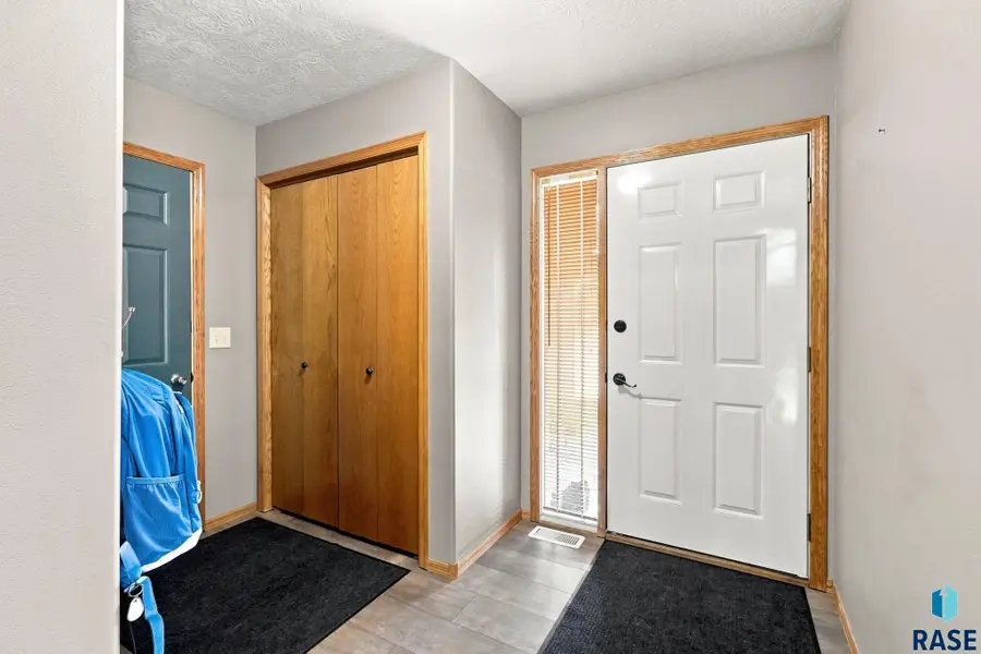 6216 S Mogen Ave, Sioux Falls, SD 57108 - #3