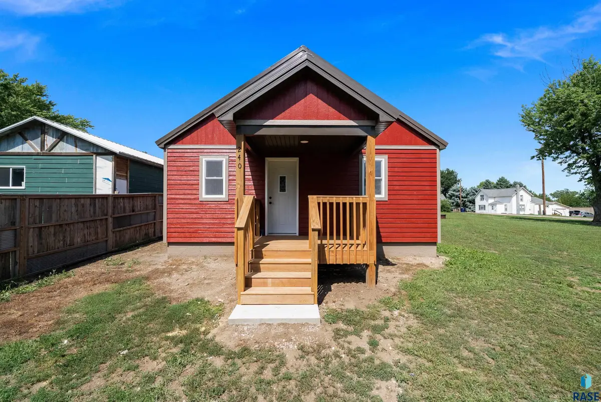 240 E Elm St, Monroe, SD 57047 - #1