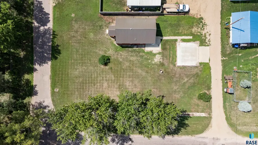 240 E Elm St, Monroe, SD 57047 - #2