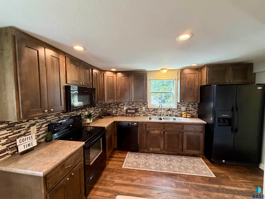 425 N Menlo Ave, Sioux Falls, SD 57104 - #2