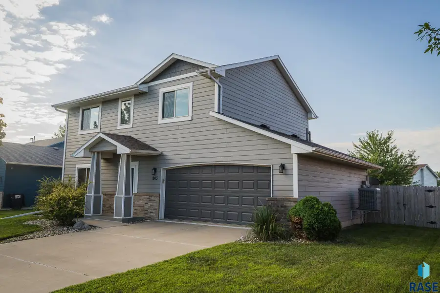 803 Hemlock St, Harrisburg, SD 57032 - #2