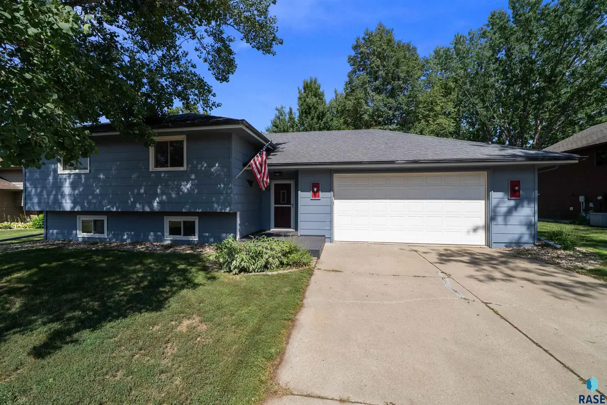 412 N Needles Dr, Brandon, SD 57005 - #1