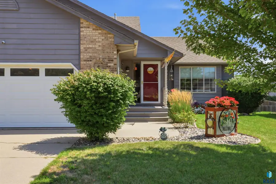 3300 S Moonflower Ave, Sioux Falls, SD 57110 - #3