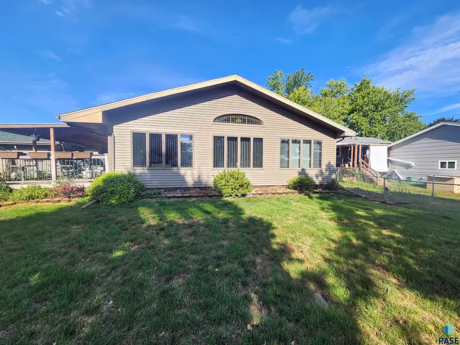 430 N Peck St, Salem, SD 57058 - #2