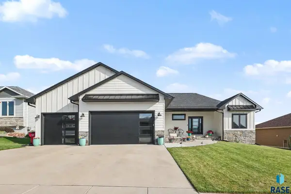 4008 N Interlachen Trl, Sioux Falls, SD 57107