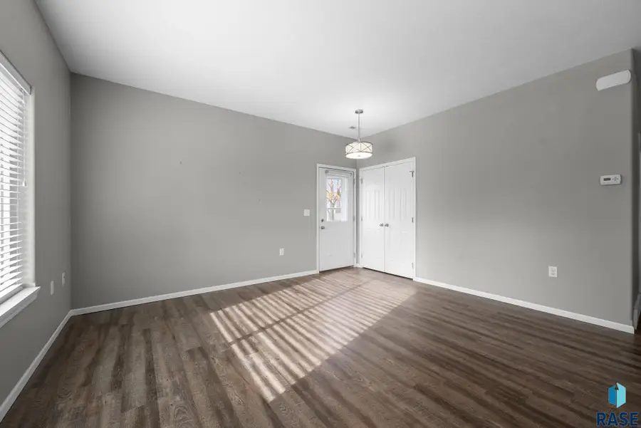 300 N Oaks Ave, Hartford, SD 57033 - #3
