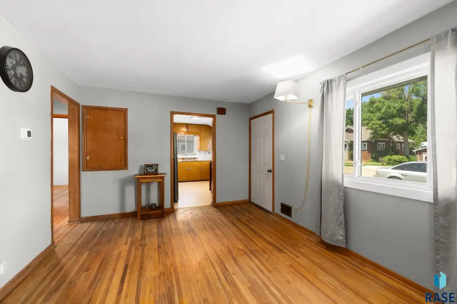 276 E 3rd St, Parker, SD 57053 - #3