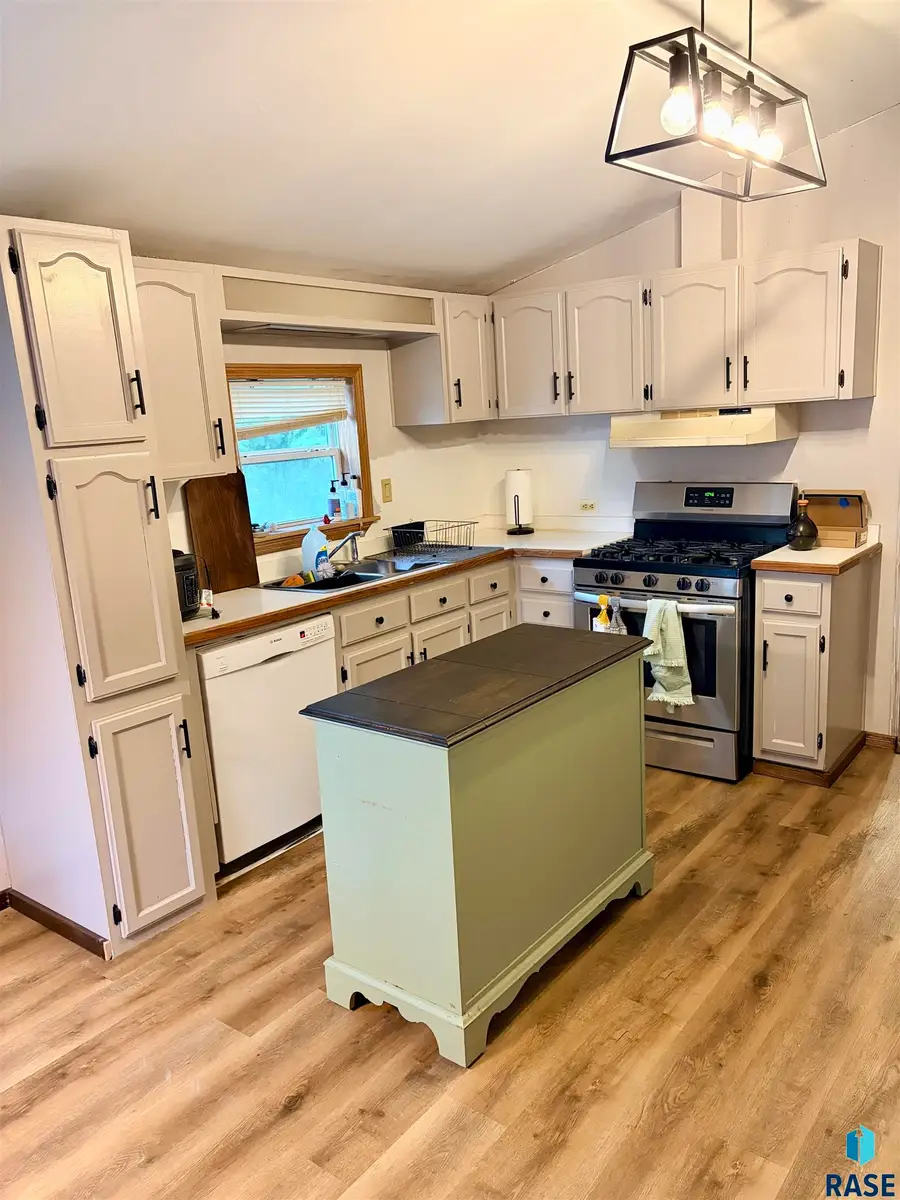 4505 W Thad Pl, Sioux Falls, SD 57106 - #2