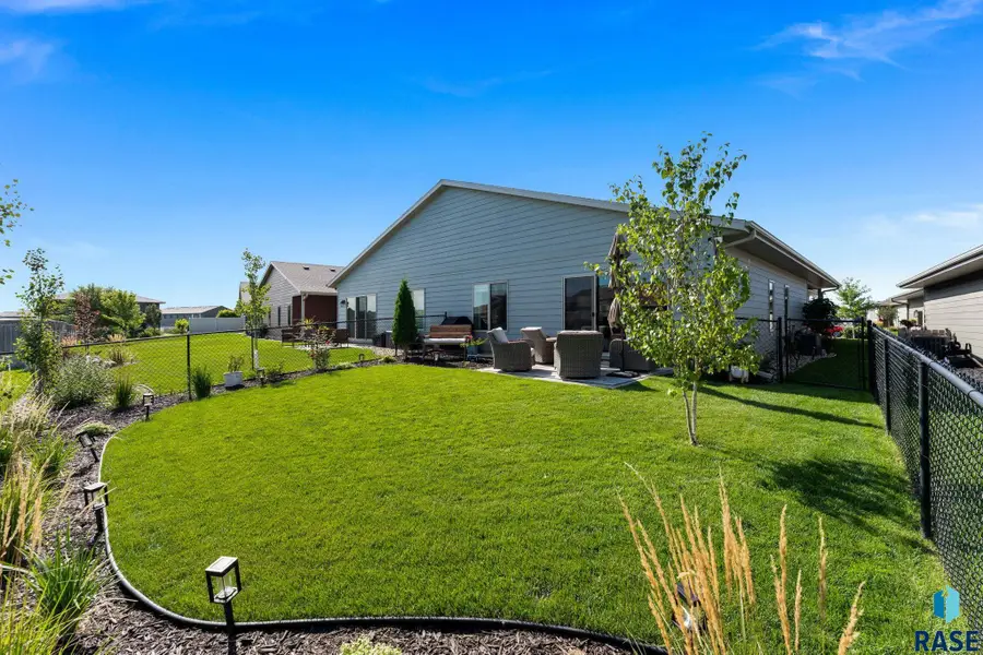 9518 W Broek Dr, Sioux Falls, SD 57106 - #2