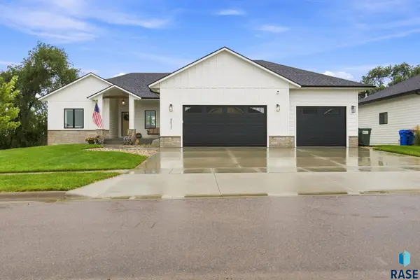 8032 E Norway Pine Trl, Sioux Falls, SD 57110