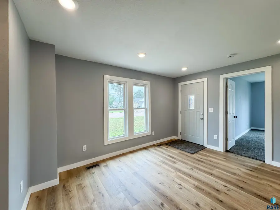422 E 4th St, Canton, SD 57013 - #3