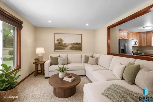 2104 E Tricia Ln, Sioux Falls, SD 57103