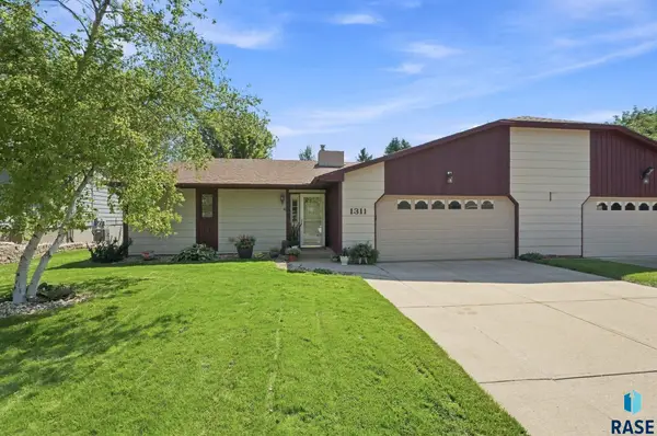 1311 E 54th St, Sioux Falls, SD 57103