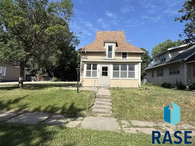 611 N Walts Ave, Sioux Falls, SD 57104 - #1