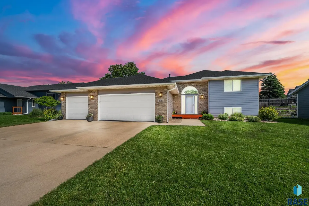 6612 W 61st St, Sioux Falls, SD 57106 - #1