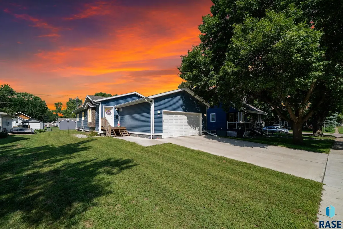 403 S 3rd St, Beresford, SD 57004 - #1