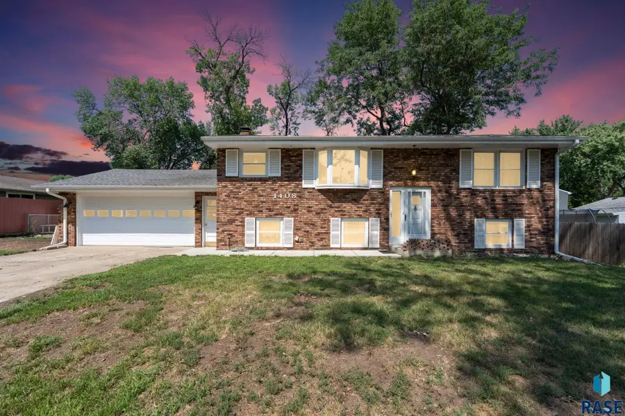 1408 E Sylvan Cir, Brandon, SD 57005 - #2