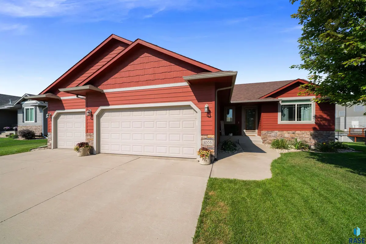 1005 N Cole Ave, Tea, SD 57064 - #1