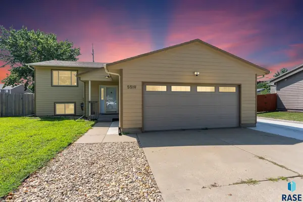 5519 W Dardanella Rd, Sioux Falls, SD 57106