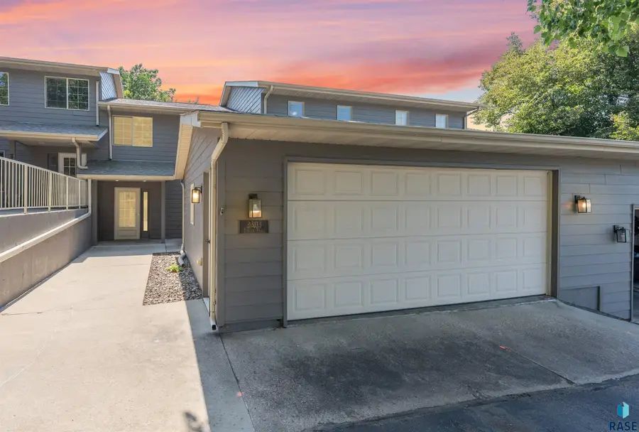 2303 E Beacon Pl #2, Sioux Falls, SD 57103 - #2