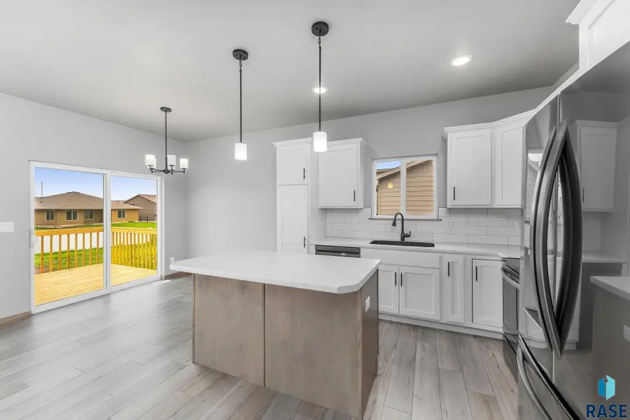 120 S Freshwater Ave, Brandon, SD 57005 - #2