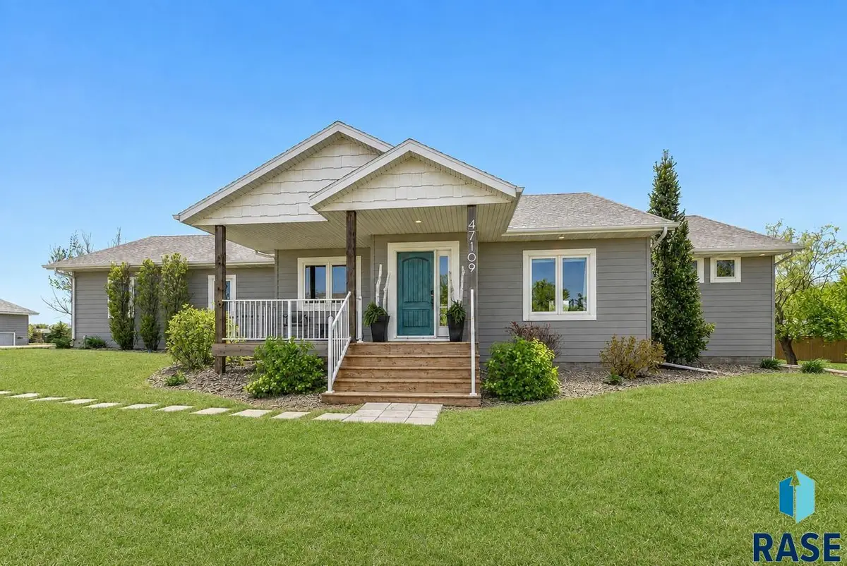 47109 Dorothy St, Harrisburg, SD 57032 - #1