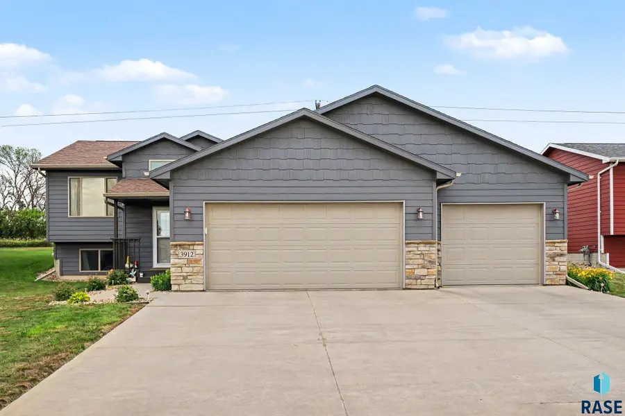 3912 S Pisidian Ave, Sioux Falls, SD 57110 - #2