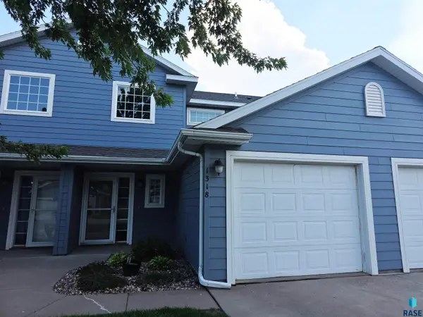 1318 N Fir Pl, Sioux Falls, SD 57107