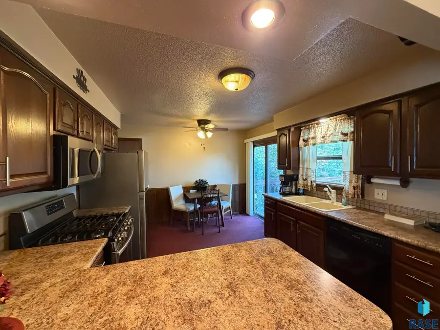 100 S Hampton Ave, Sioux Falls, SD 57110 - #2