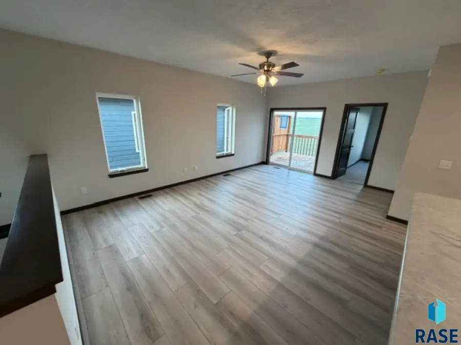 3509 S Heather Ave, Sioux Falls, SD 57106 - #3