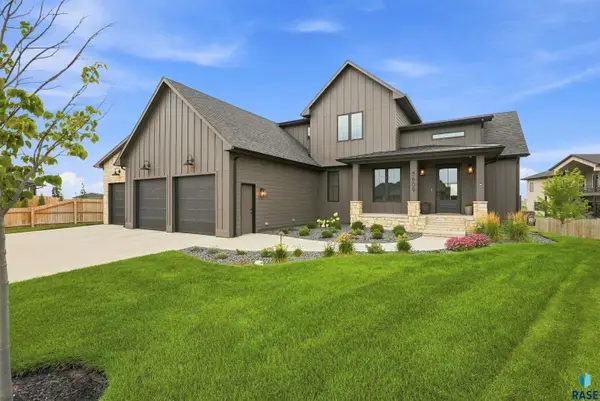 5609 E Canter Ridge Cir, Sioux Falls, SD 57110