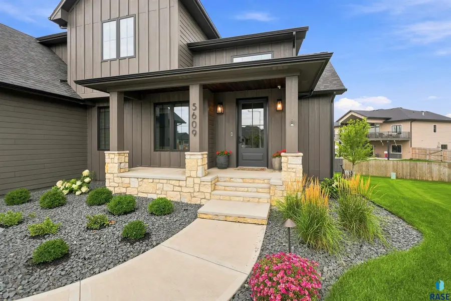 5609 E Canter Ridge Cir, Sioux Falls, SD 57110 - #2