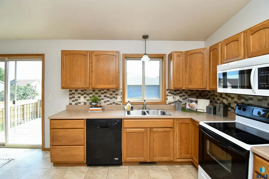 5101 W Cushman St, Sioux Falls, SD 57107 - #3