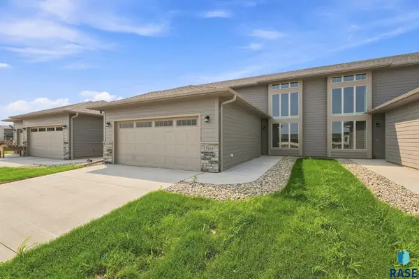 3919 E Iron Bridge Pl, Sioux Falls, SD 57108