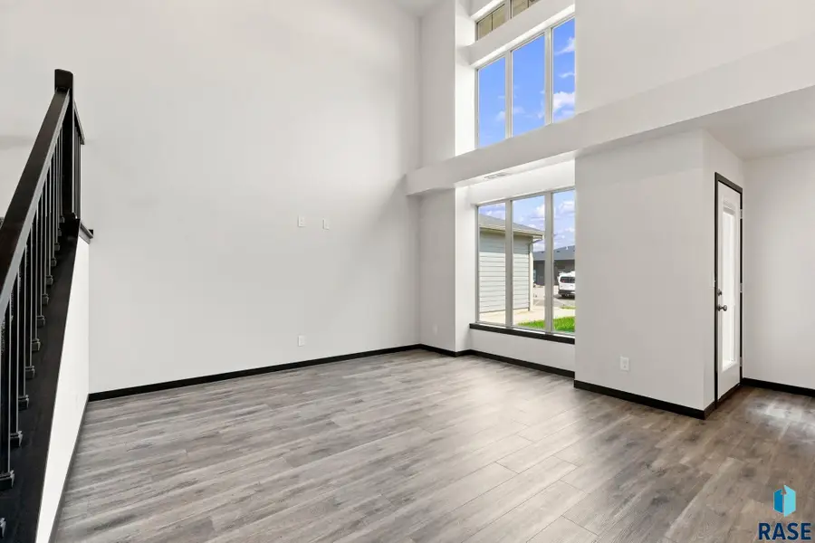 3919 E Iron Bridge Pl, Sioux Falls, SD 57108 - #3